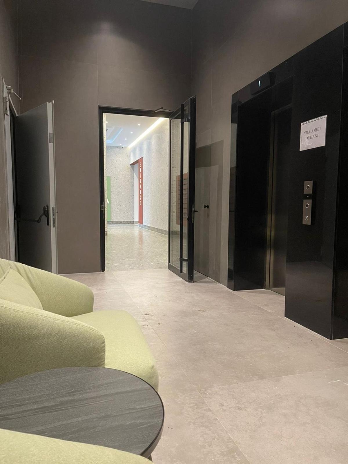 Garden Building Luxury Apartment Tirana Exterior foto
